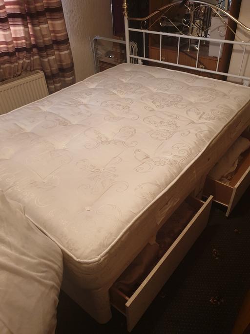  — DOUBLE BED WITH DRAWS MATTRESS AND HEADREST