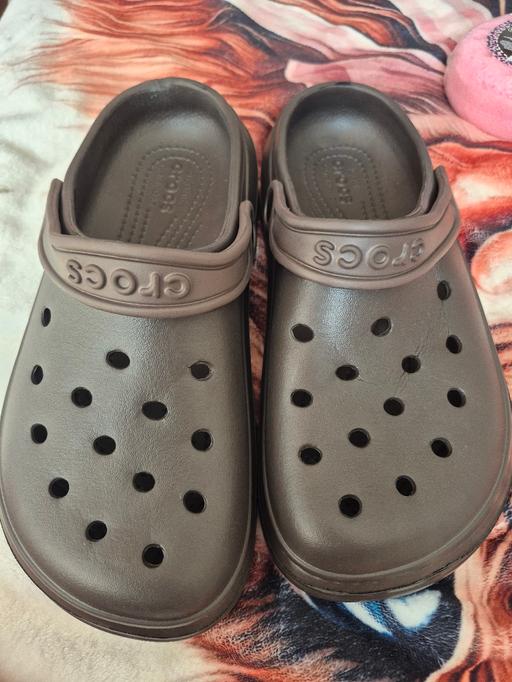  — crocs