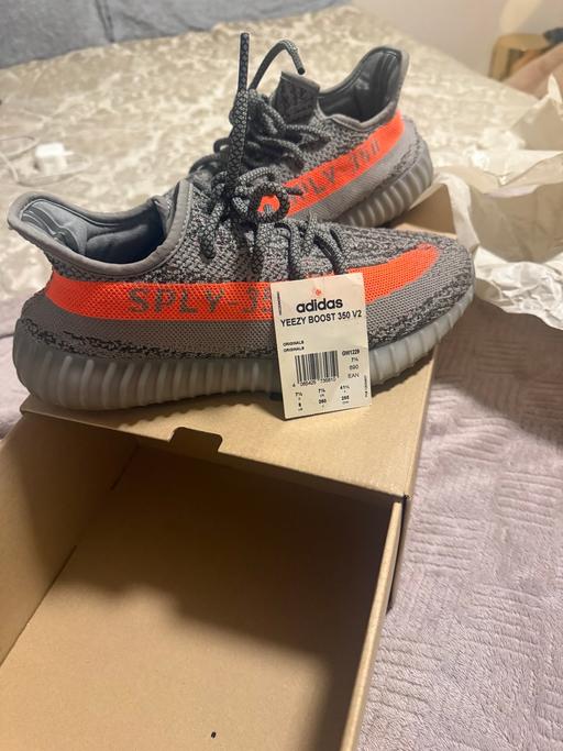  — Authentic Yeezy’s size 7.5 great condition