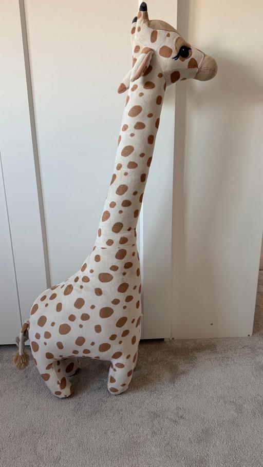  — Large cuddly Giraffe