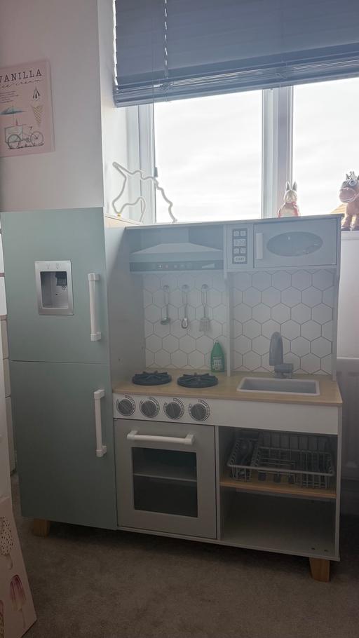  — Wooden toy kitchen