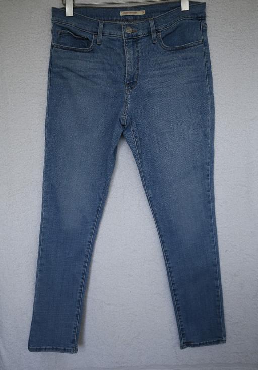  — Levi's blue jeans size 10