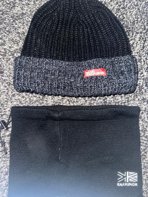  — Hat & snood