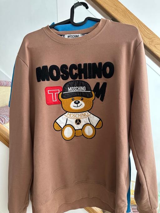  — Men's moschino jumper