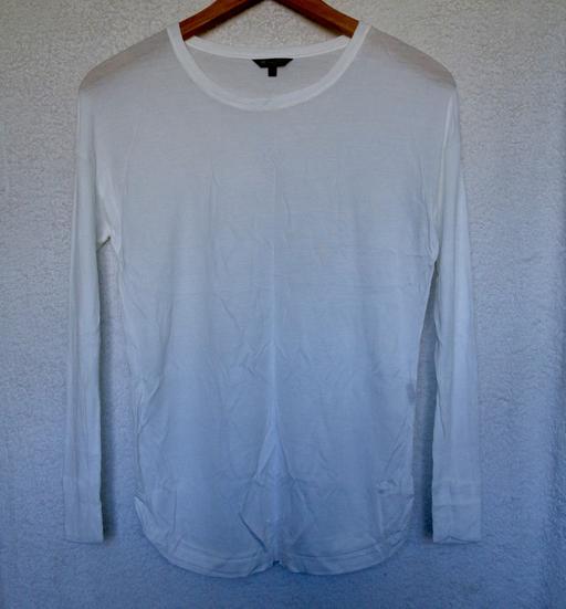  — Massimo white long sleeve top size 8