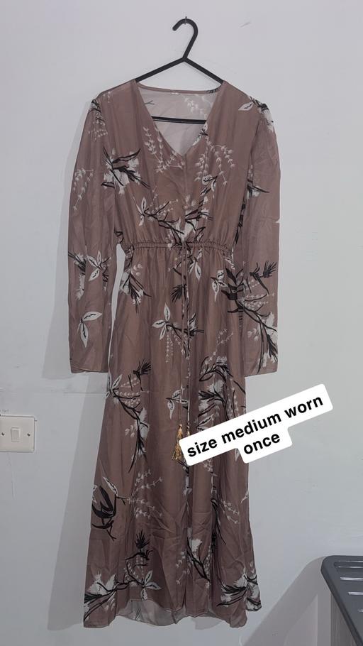  — Women’s long pretty dress