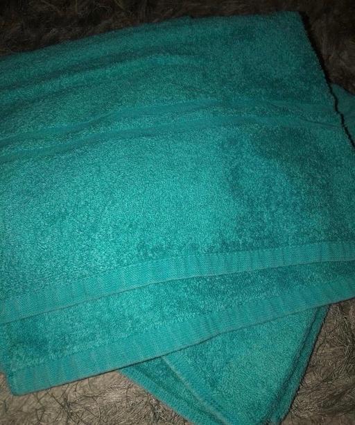  — 2 towels - new