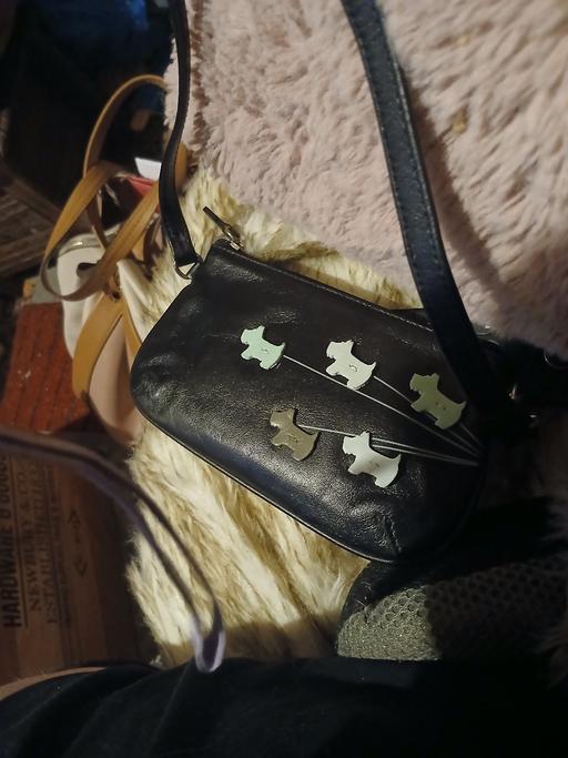  — collecters purse with handle