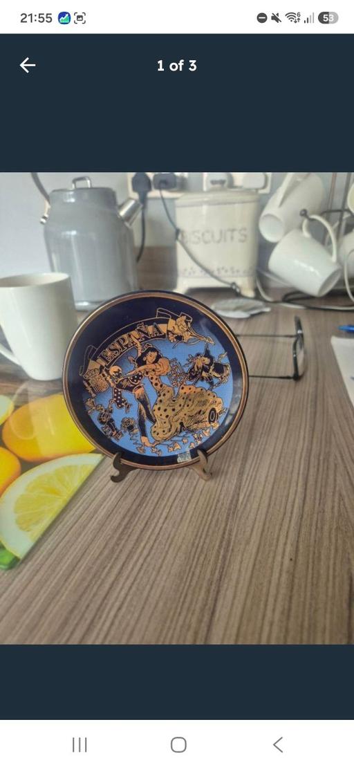  — Decorative Ceramic Plate with Stand –