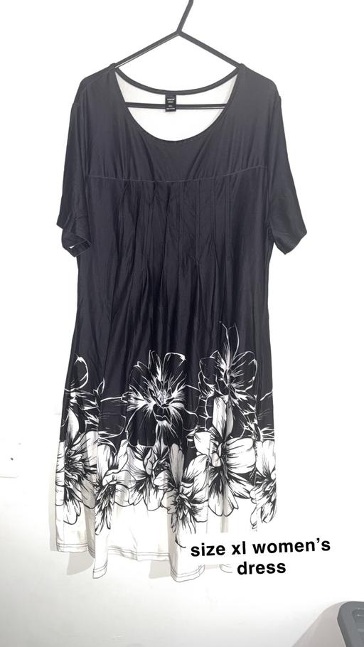 — Size xl women’s dress worn once
