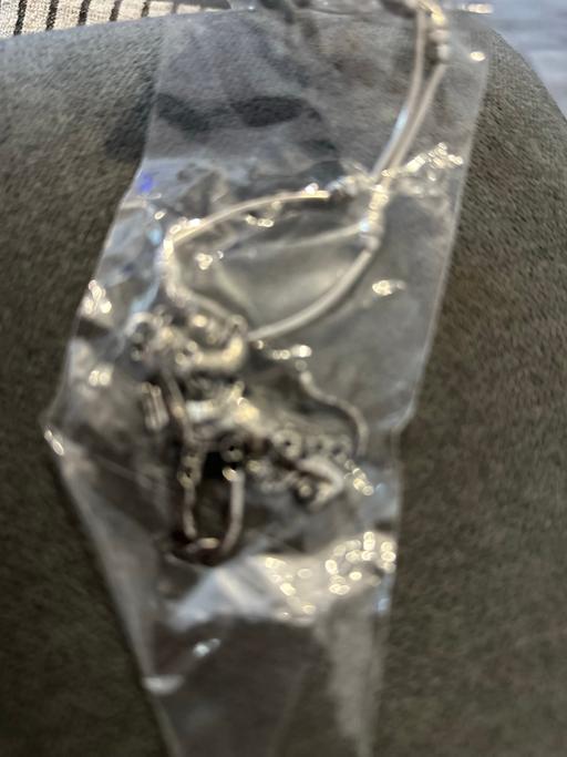  — Pendants