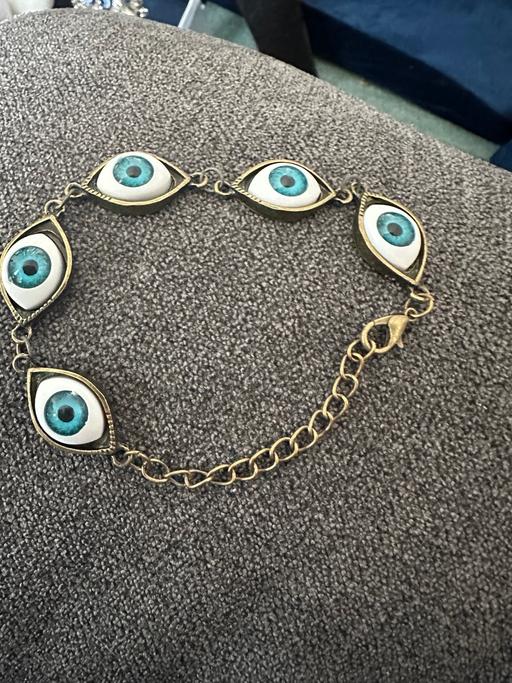  — Eye bracelets