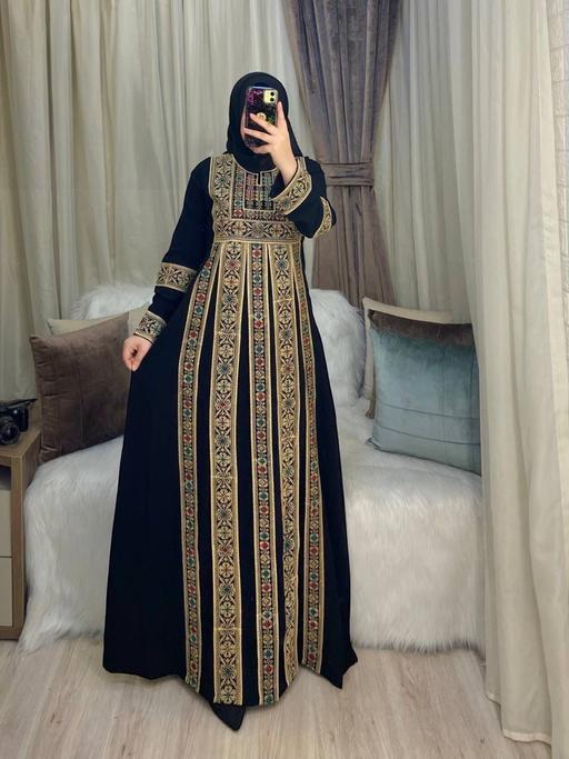  — Palestinen Traditional Thobes