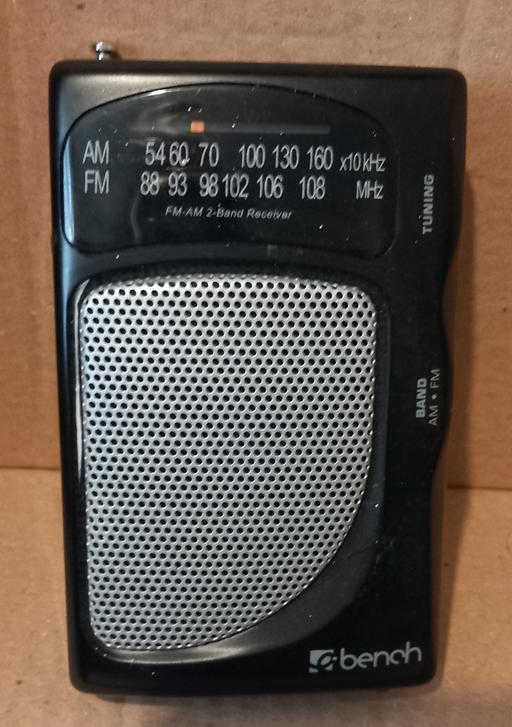  — Bench KH-225 Portable Pocket Radio (AM/FM)