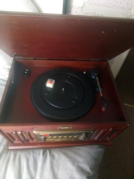  — Vintage Collection Gramophone