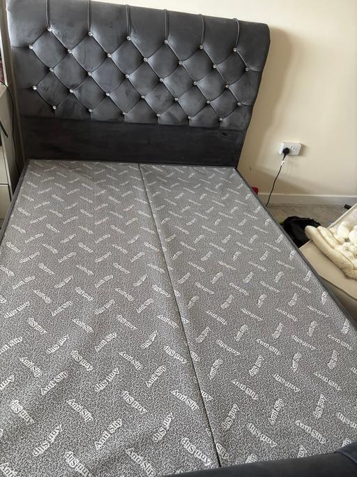 — Bed king sized rhinestones silver grey