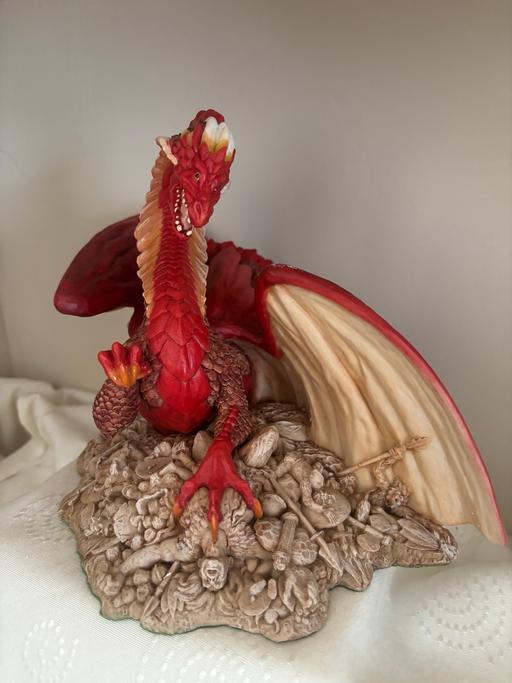  — Enchantica Figurines