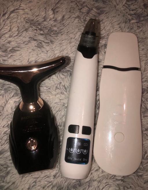  — Facial tools