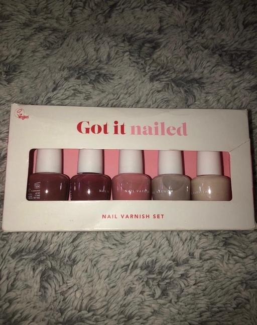 — New nail polish set