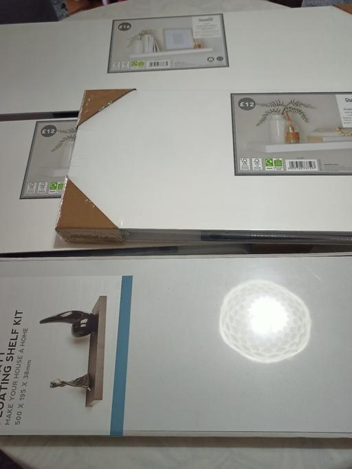  — 4 X WHITE FLOATING SHELVES DUNELM/RANGE.