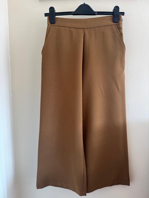  — Pull & Bear trousers