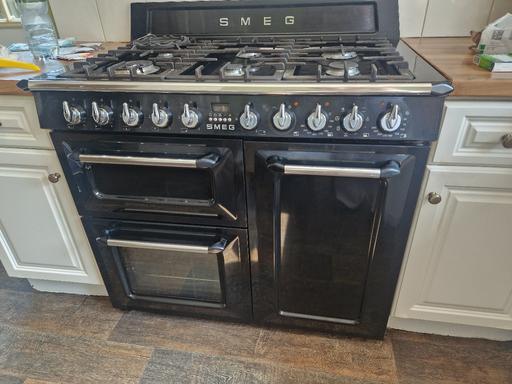  — SMEG Gas cooker