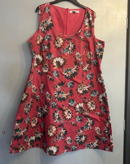  — Joe Brown Woman’s sleeveless Floral Dress