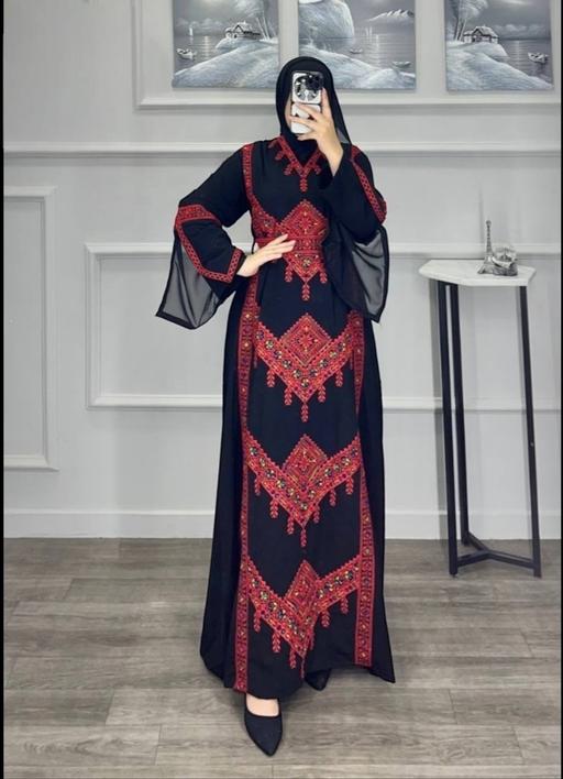  — Palestinen Traditional Thobes