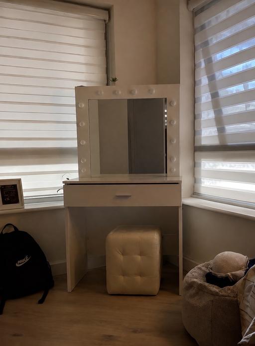 — white vanity dressing table