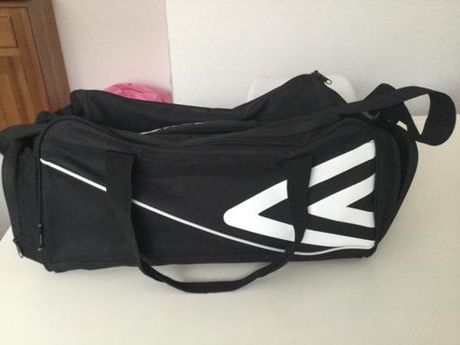  — Umbro kitbag