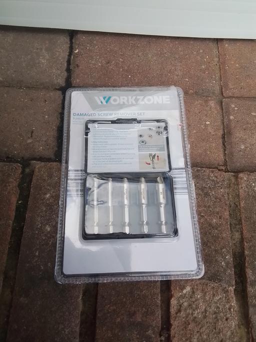  — Screw remover set