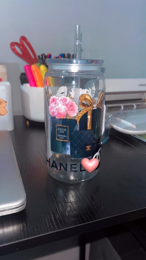  — Plastic cup jar with lid and straw