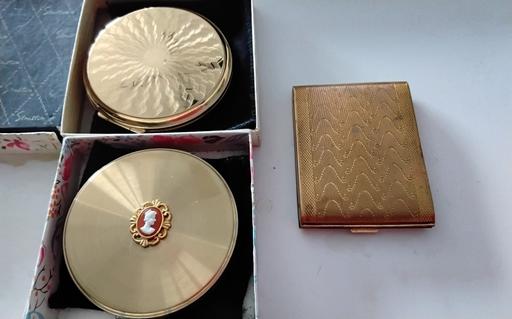  — 3 vintage powder compacts & free extra