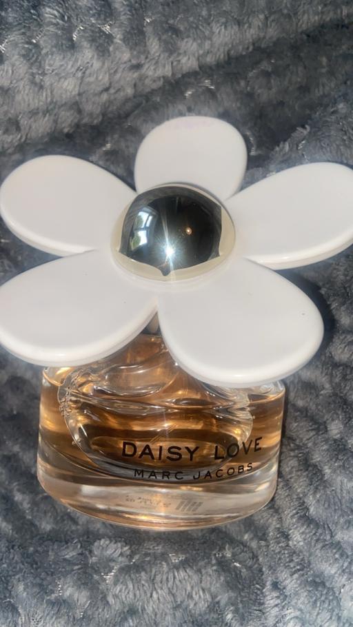  — Marc Jacobs Daisy perfume
