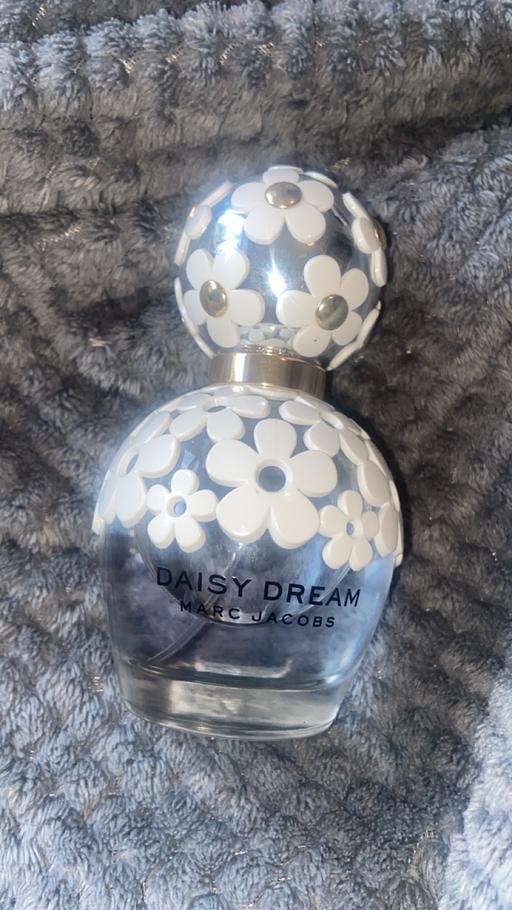  — Marc Jacobs Daisy perfume