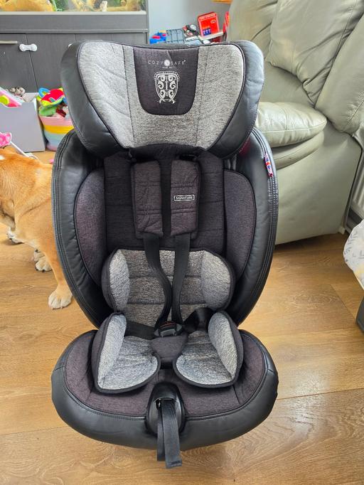  — Isofix car seat