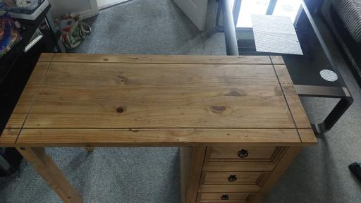  — Dressing table / computer desk