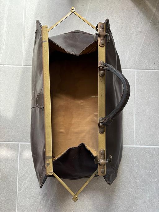  — Brown Leather Doctor's Bag Style Holdall bag