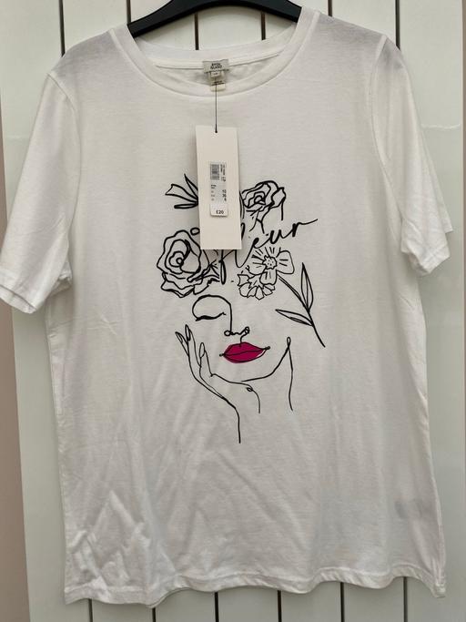  — Ladies River Island T-shirt brand new