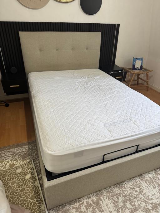  — Ottoman storage bed