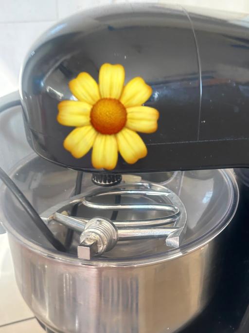  — Dough mixer