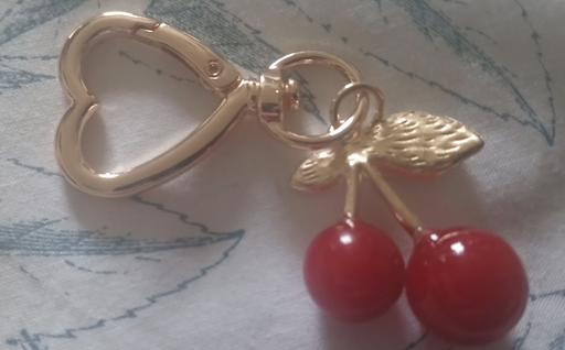  — Bag  charm)