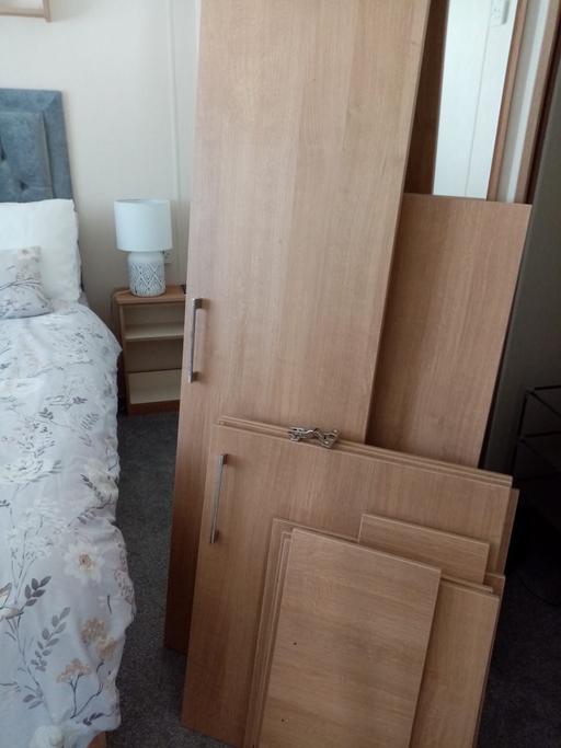  — Lovely Solid Oak Wood Grain Door Fronts