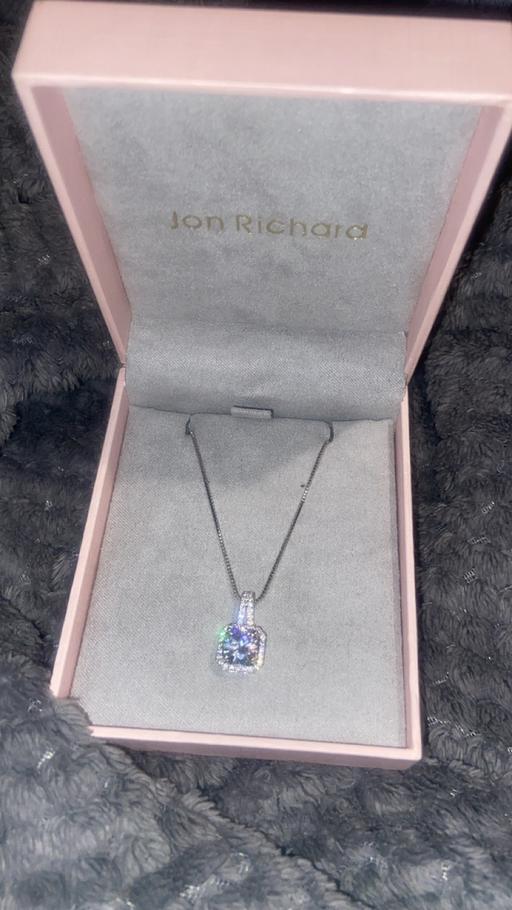  — Women’s necklace - new