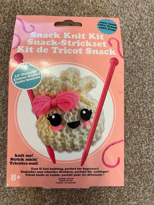  — Brand new knitting kit