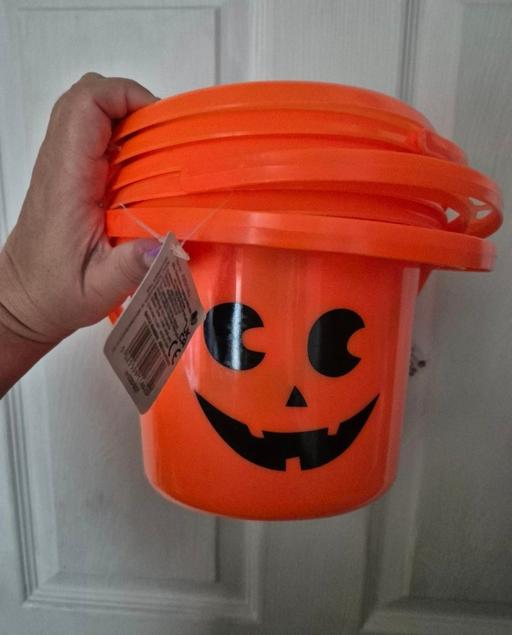  — new Orange Candy Bucket