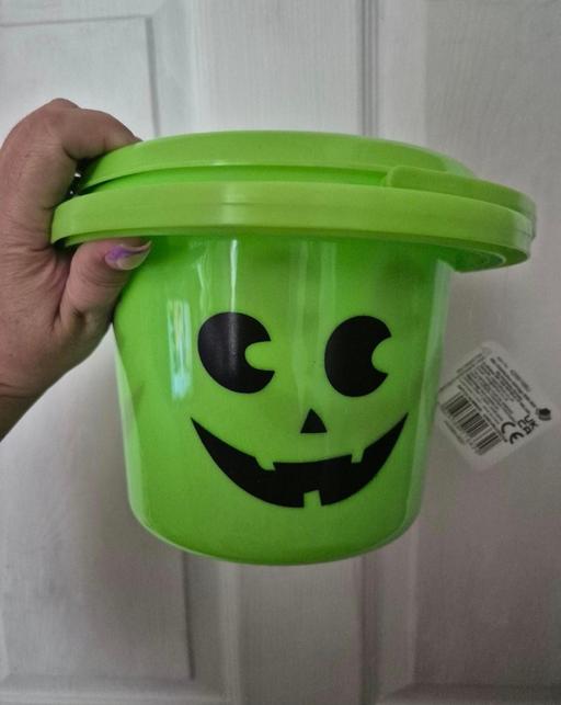  — new Green Candy Bucket