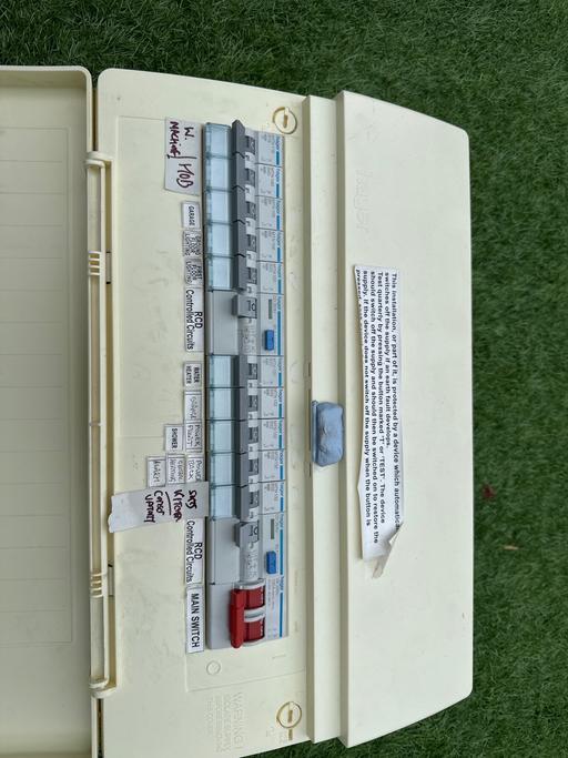  — Fuse box