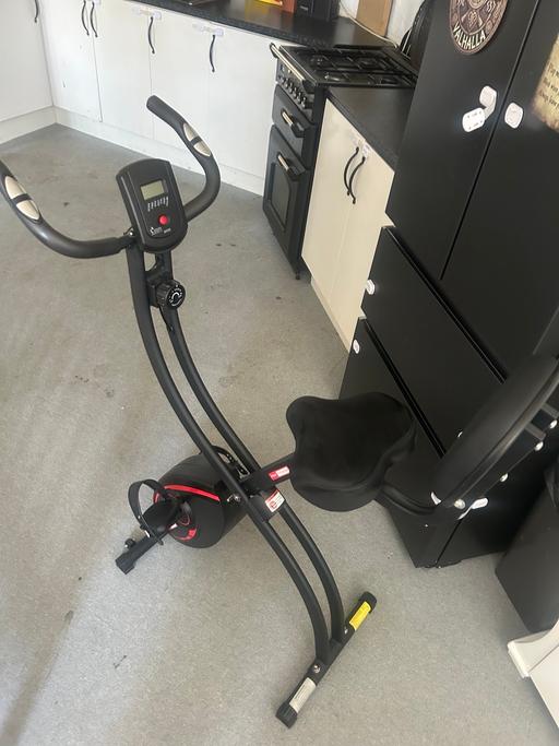  — Folding exercise bike
