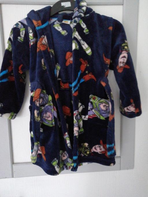  — Dressing gown size *6yrs*